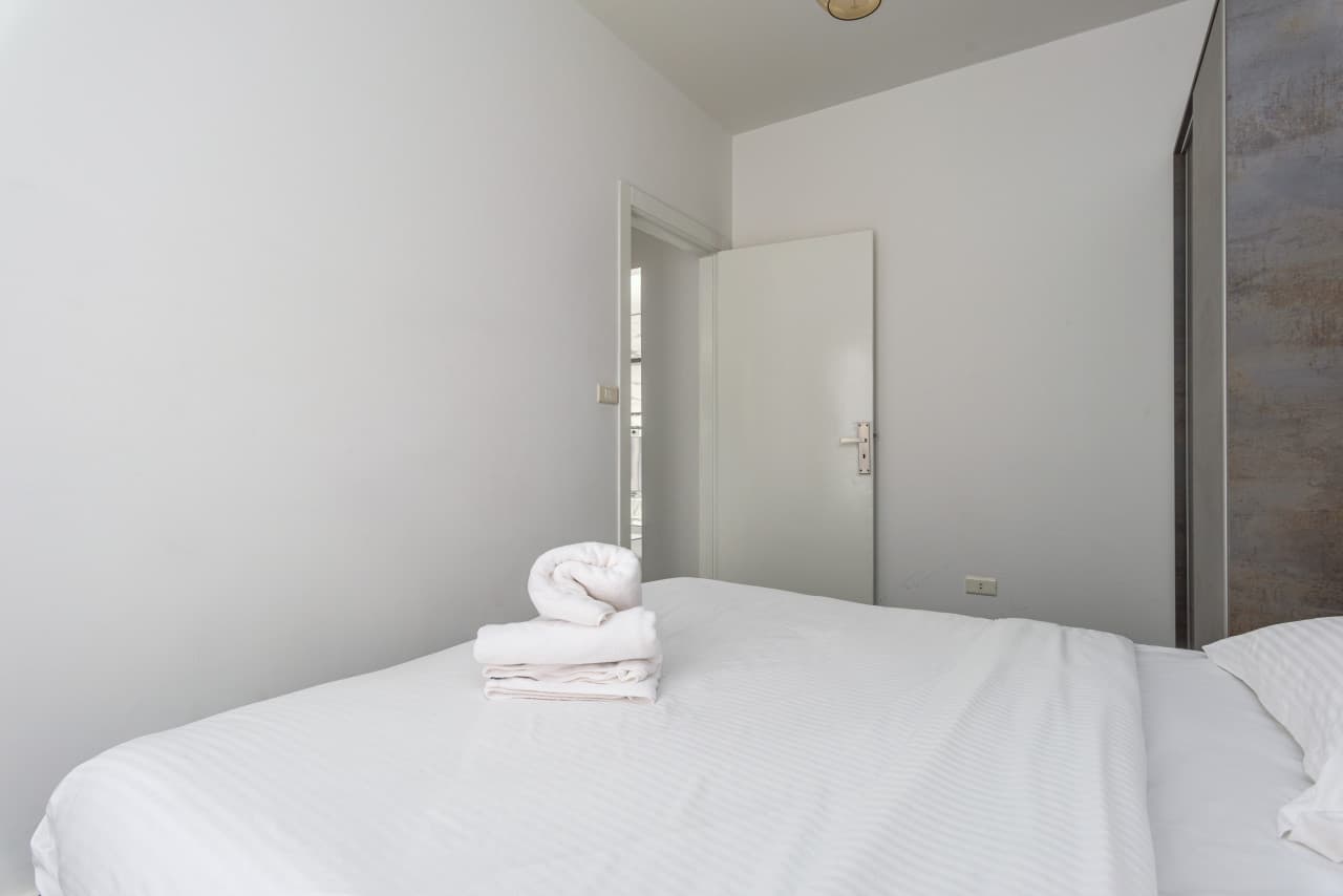 Luna 2-BR Apt in Mar Mikhael W/24-24 Power