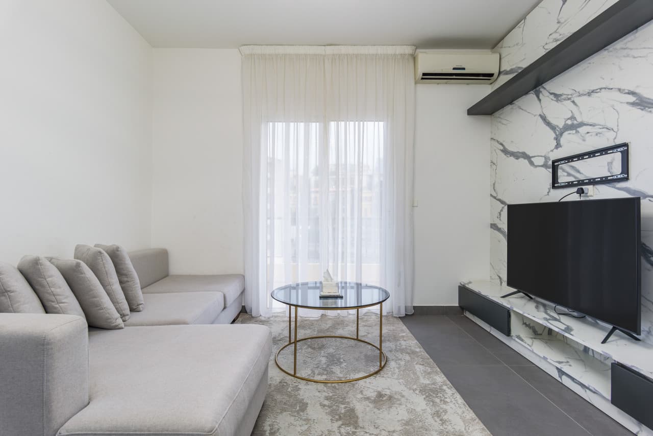 Luna 2-BR Apt in Mar Mikhael W/24-24 Power