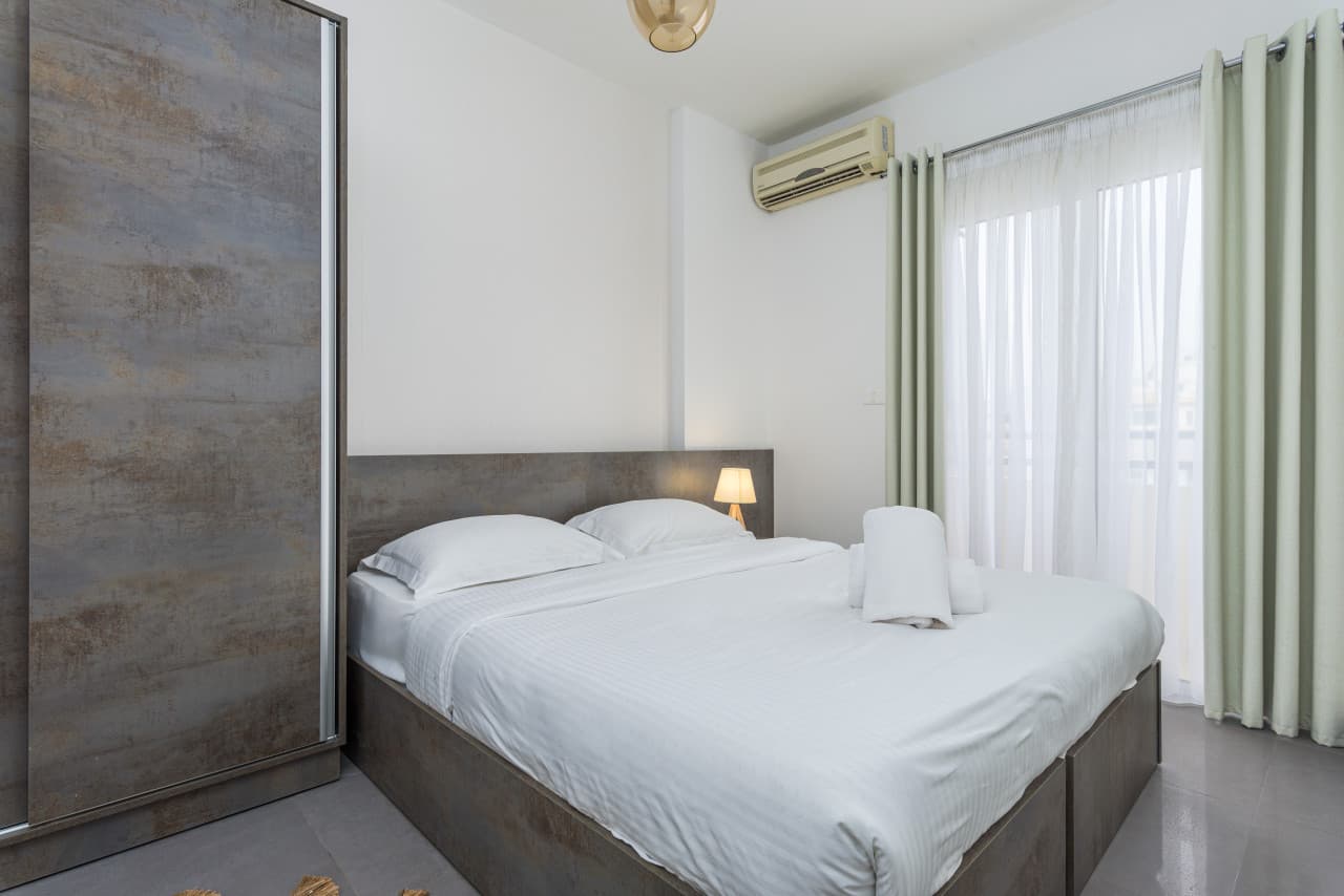 Luna 2-BR Apt in Mar Mikhael W/24-24 Power