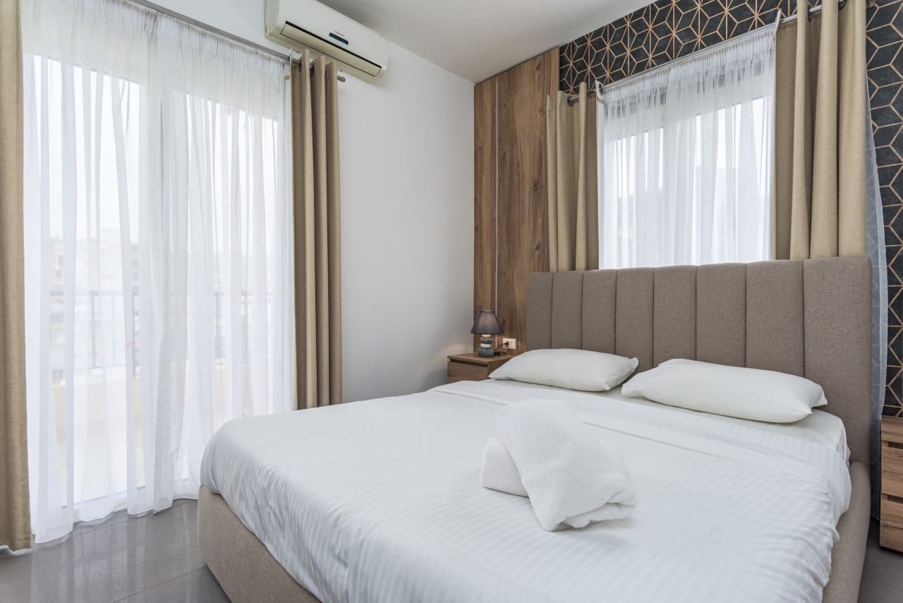 Luna 2-BR Apt in Mar Mikhael W/24-24 Power