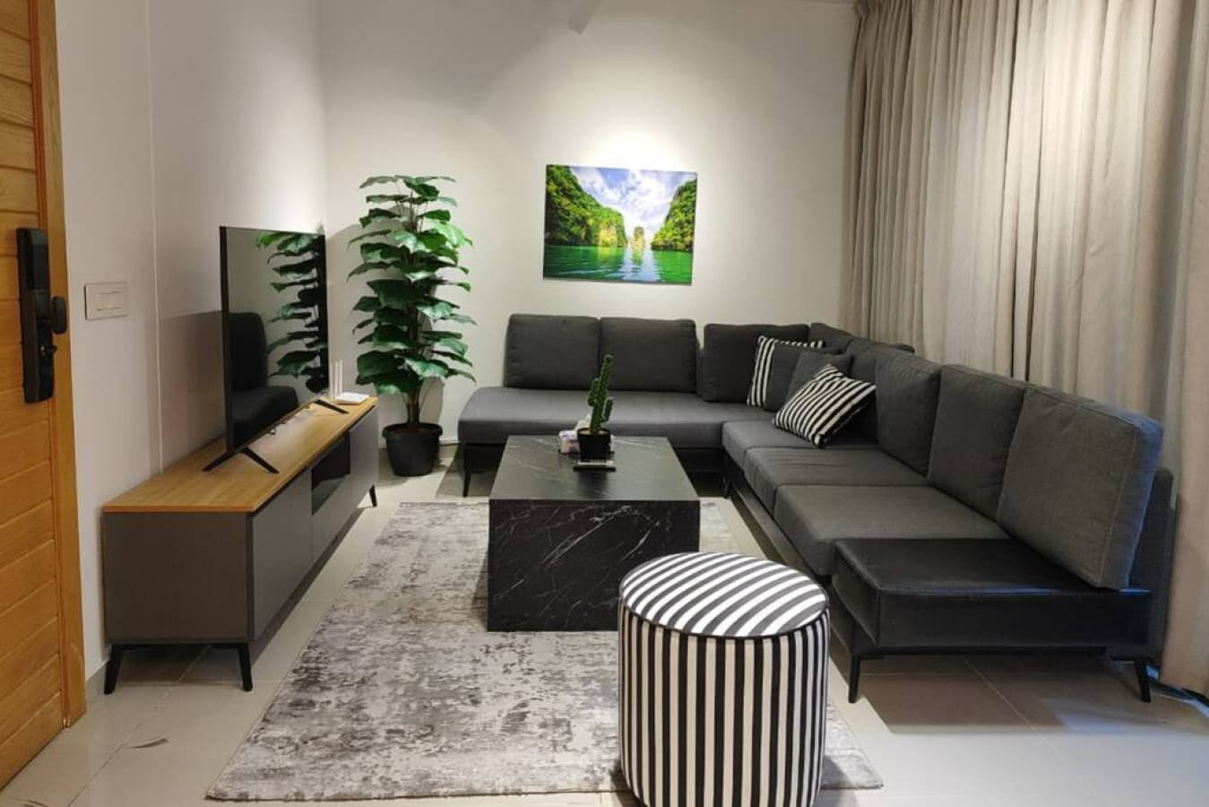 Eagle Nest 1-BR,  Ashrafieh, 24 Power